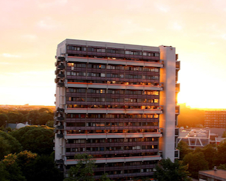 SSH flat met zonsondergang