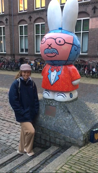 lot op de foto met nijntje